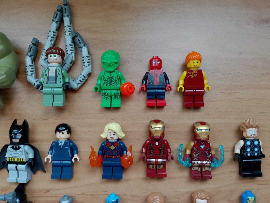 Coleção de Minifiguras LEGO de Vários Temas (Batman, StarWars, Marvel)