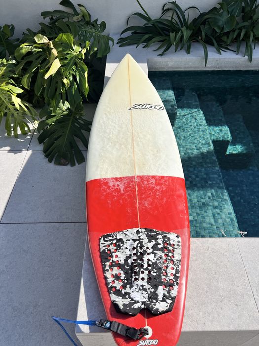 Prancha de surf 5”11 + leash