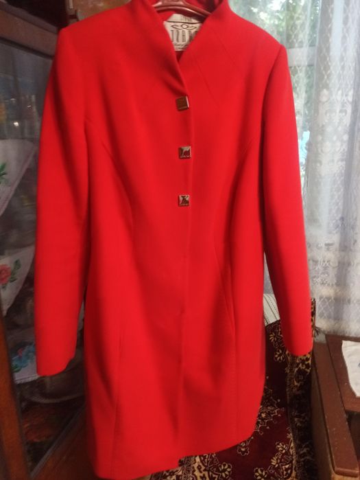 Пальто жіноче демісизонне