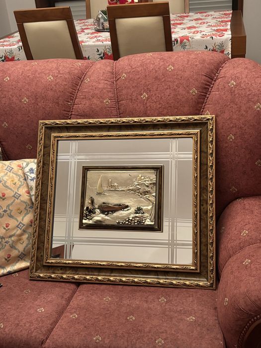 Quadro com moldura dourada e relevo (tema náutico)