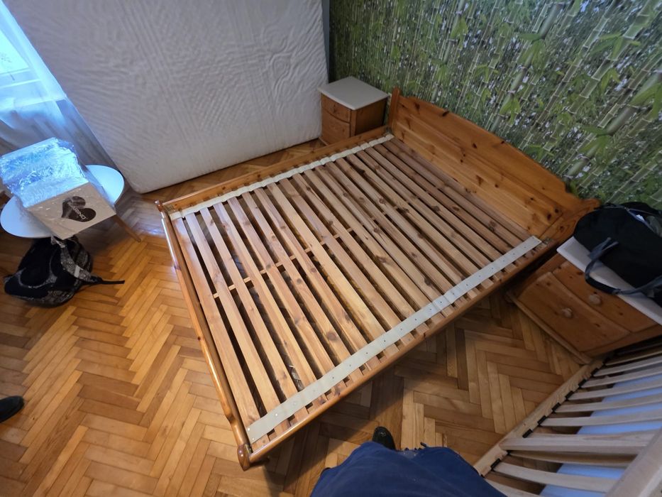 Rama łóżka drewniania