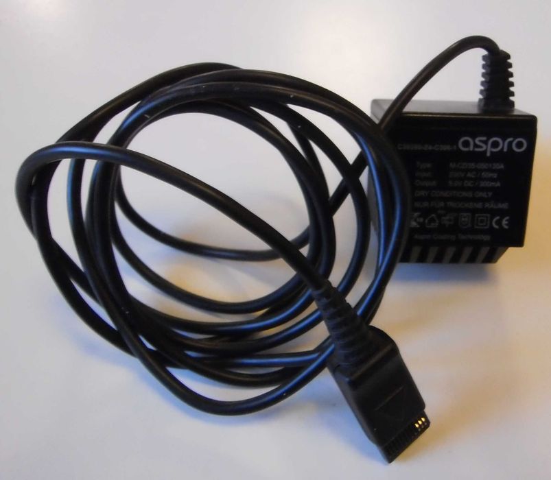 Carregador Original ASPRO para diversos telemóvel: Output: 5V-300mA