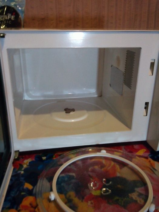 Микроволновка DeLonghi MW355 Италия