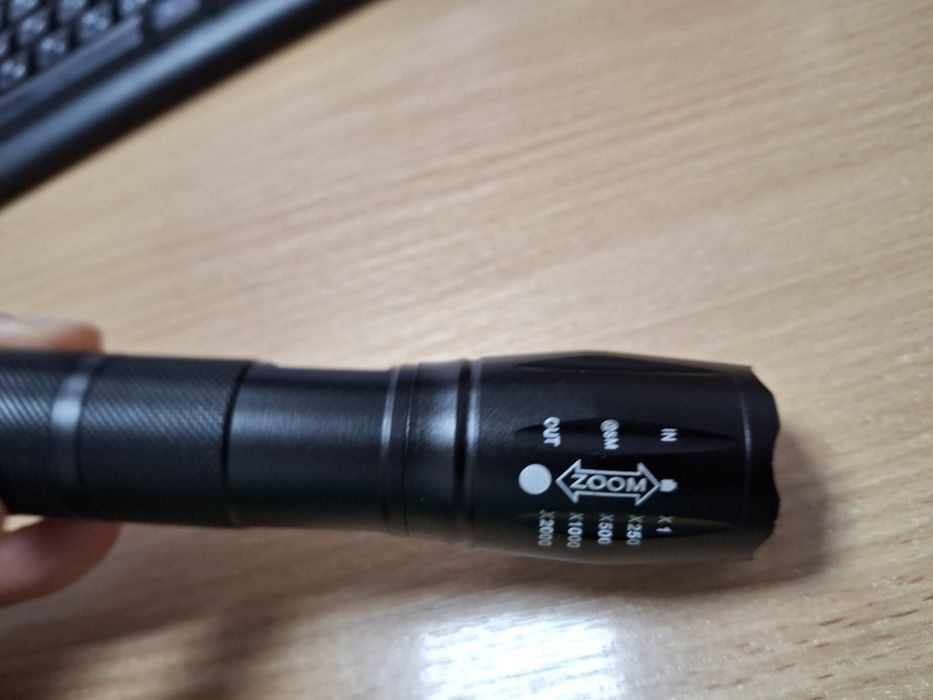 ліхтар ручний XML T6 під великий акумулятор