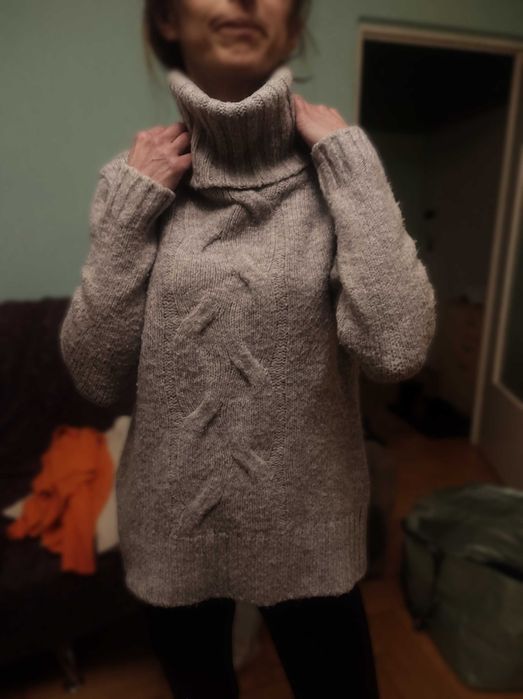 Sweter z golfem szary