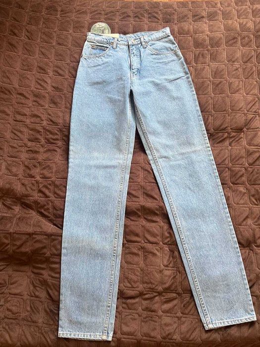 Джинси Anvil, Італія