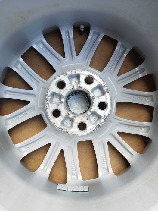 ZIMOWE koła komplet 225/45R17 Czujniki oryginalne TOYOTA Corolla e21, Auris, Verso