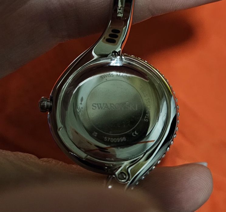 Годинник Swarovski