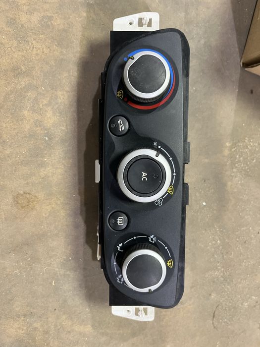 Блок керування кондиціонером меган 3