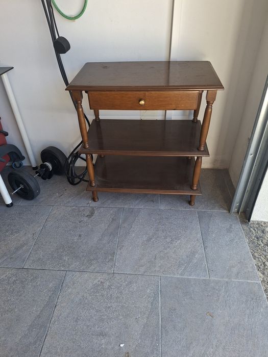Mesa de apoio (aparador)