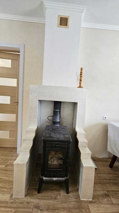 Продам сучасний будинок біля Києва в 10хв від метро Бориспільська. Газ