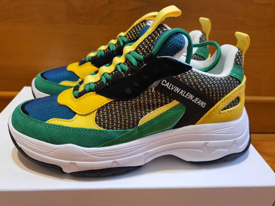 Calvin Klein Maya r. 37