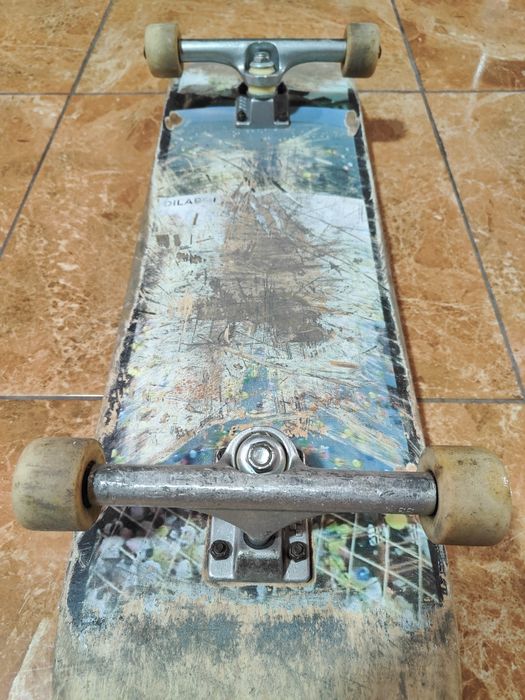 Skate longboard e outro de oferta