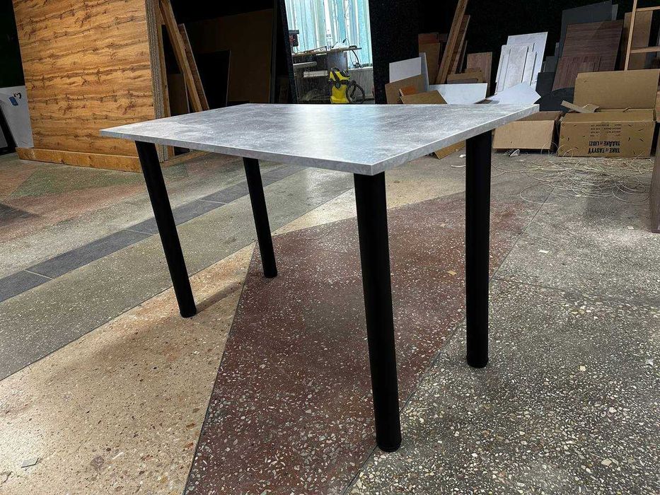 Кухонний стіл  Кухонный стол обідній.