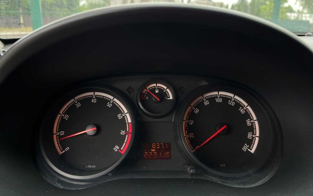 Opel Corsa 2009 року