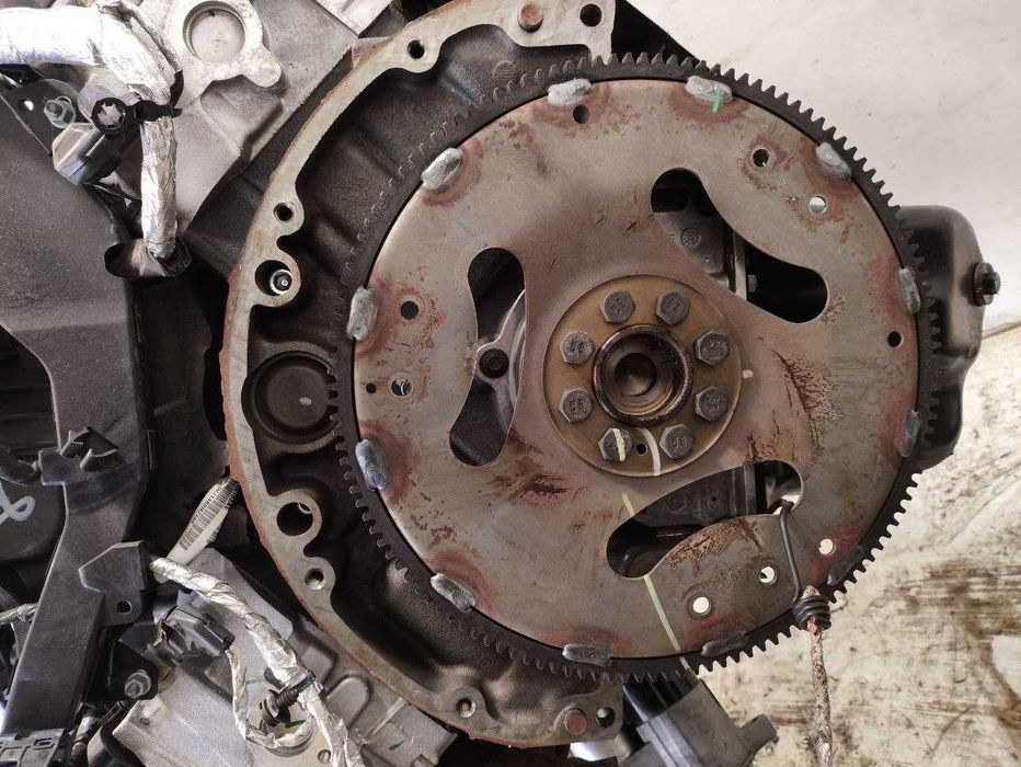 Jeep Wagoneer 2022 – kompletny silnik 5.7L z defektem.