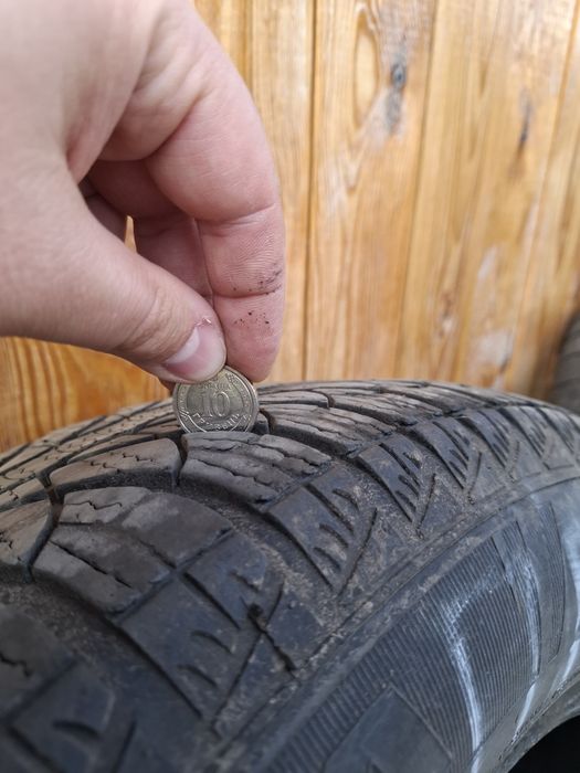 Продам зимову гуму 195/65/R15 T91