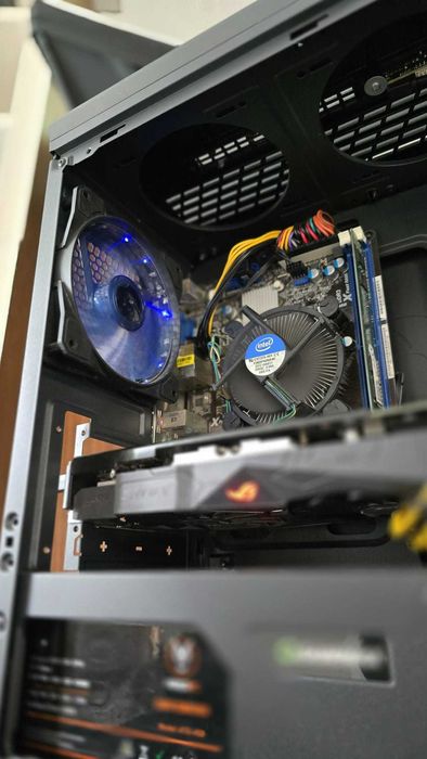 PC Torre Gaming [Garantia]  i5 + RX + SSD + W11 [Liquidação]
