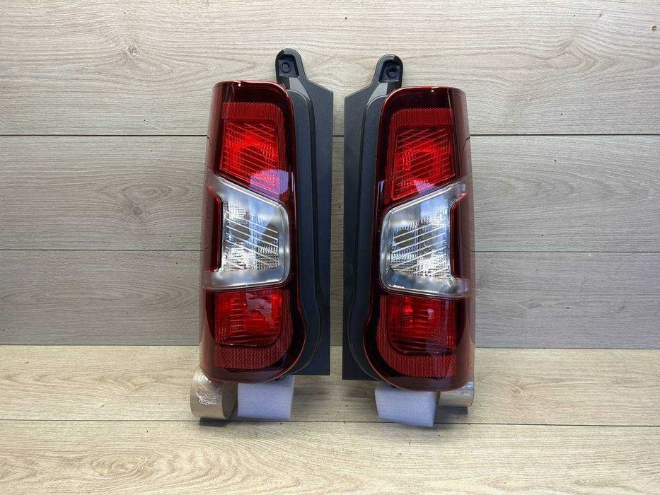 Ліхтар Fiat Doblo Citroen Berlingo Combo Partner Rifter Proace CITY