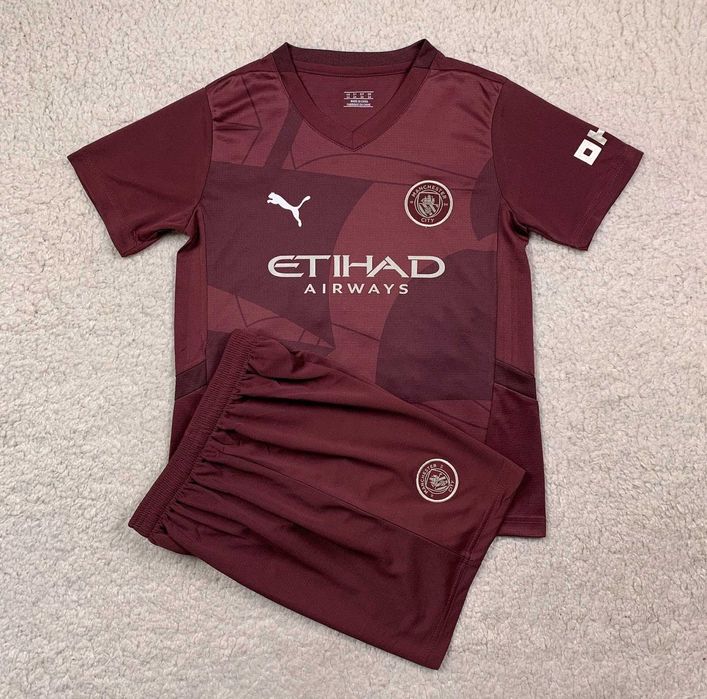 Футбольная форма Арсенал Манчестер Сити Манчестер Юнайтед 25-26