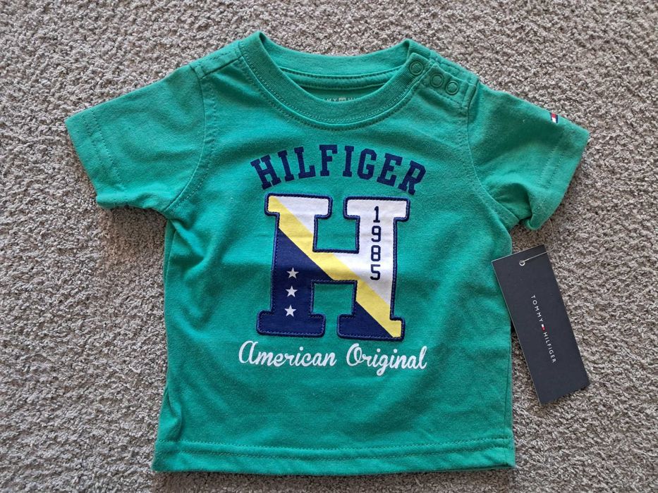 Conjunto de 2 peças da Tommy Hilfiger - T3/6meses - NOVO
