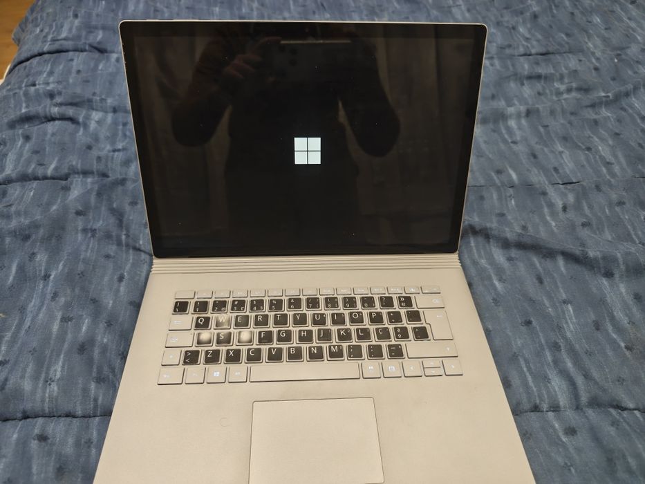 Vendo Surface Book 2