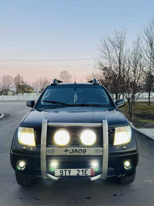 Продам Nissan Navara D40 2.5 дизедь 4х4 2007.г (ЛЕВЫЙ РУЛЬ)