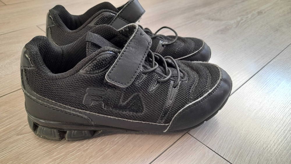 Buty sportowe dziecięce r.32 FILA