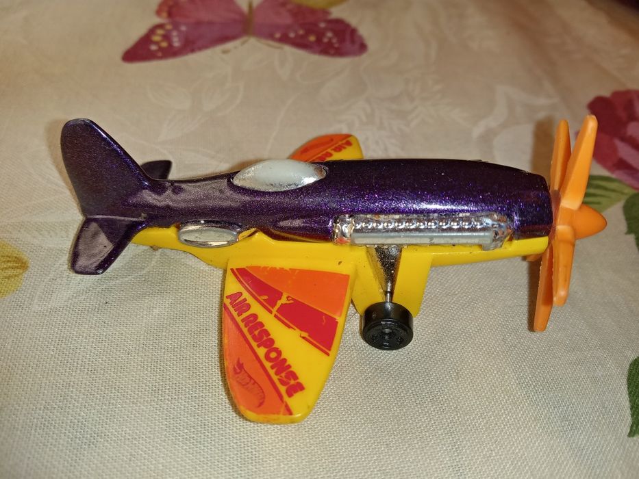 Самолетик Hot Wheels Mattel FYC71, 1186