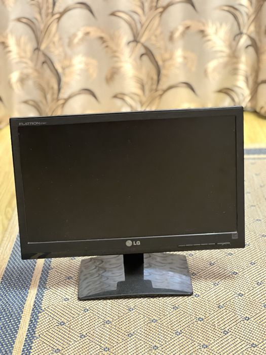 Стоїть 5 років все працює повністю