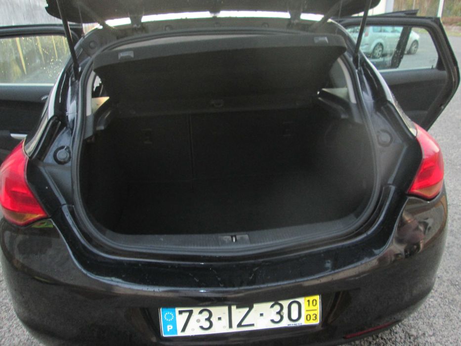 Opel Astra J 1.7 CDTI 125cv (6 Vel.) – 2010 – Nacional