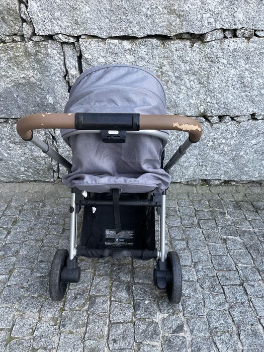 Carrinho bebé Chicco – reclinável e reversível