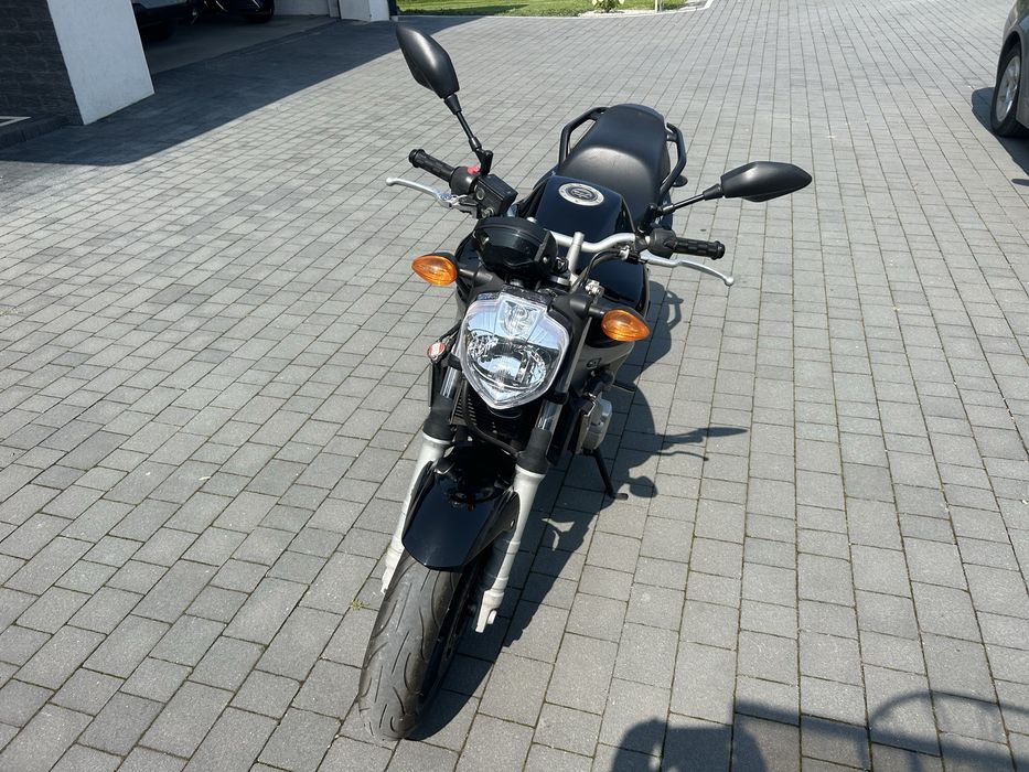 Motocykl Yamaha FZ6