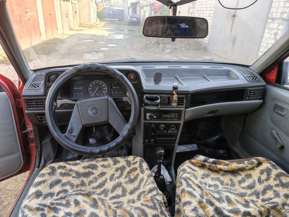 Продам Опель кадет 1.3