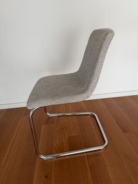 Mesa + 2 cadeiras