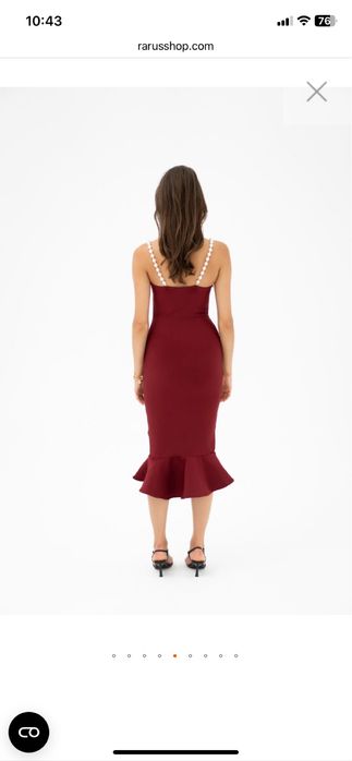 Vestido vermelho com pérolas