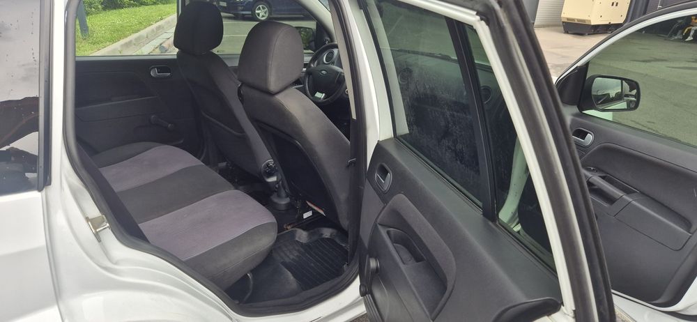Продам Ford 1.4.