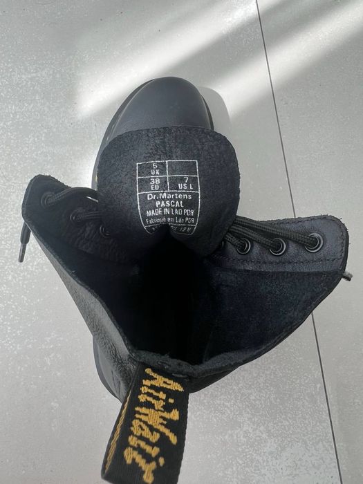 Оригінальні чобітки Dr. Martens