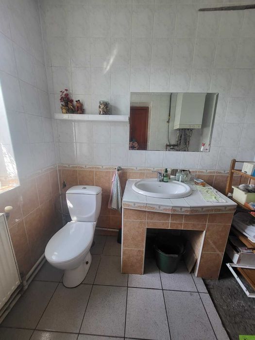 Продаж цегляного будинку з гарною земельною ділянкою, центр міста.