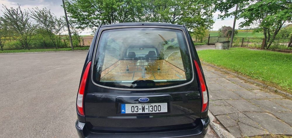 Ford Mondeo Karawan 2003 — катафалк