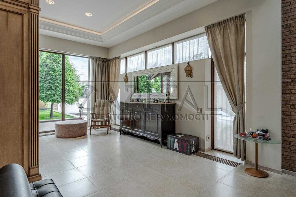 Продажа дома с ремонтом 1200м2 Софиевская Борщаговка Вишневое Крюковщи