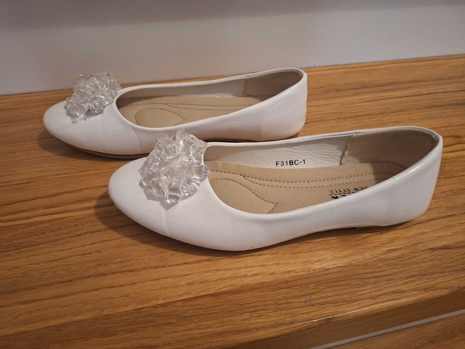 Buty eleganckie dla dziewczynki