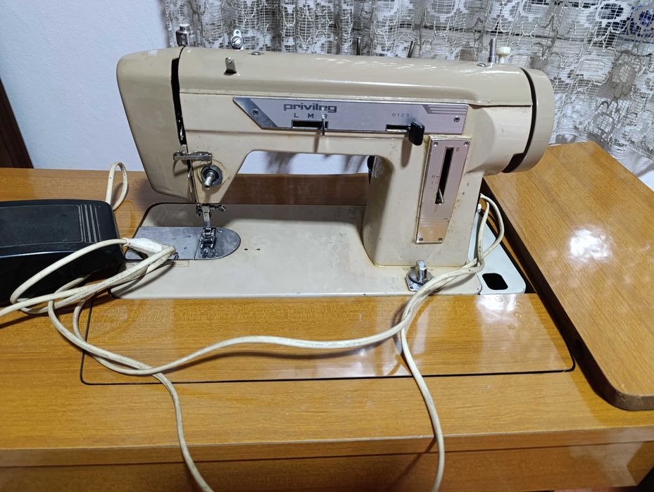 maquina de costura (Manual e Eletrifica)