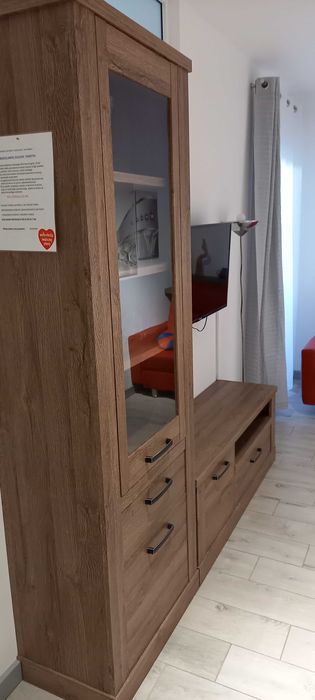 Sprzedam witrynę i szafkę rtv