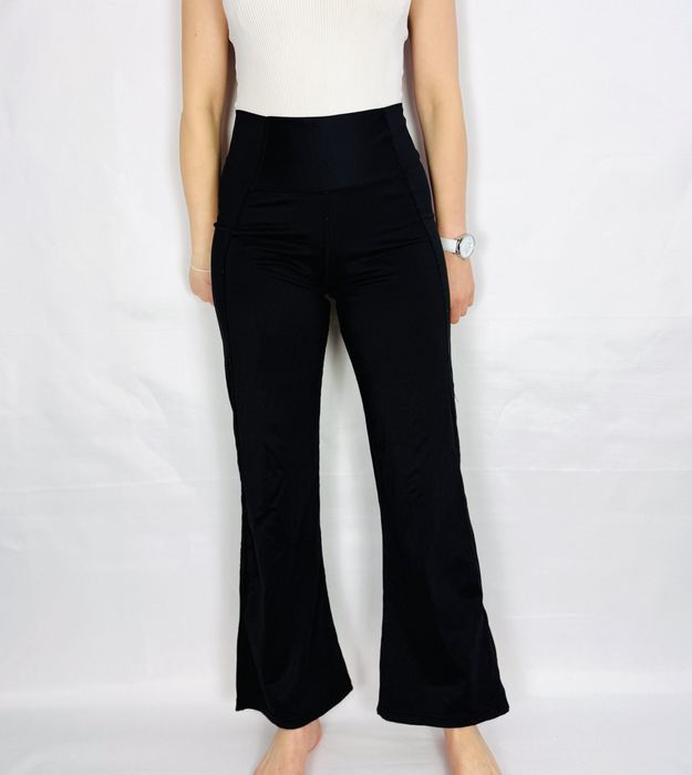 Czarne spodnie sportowe dzwony M 38