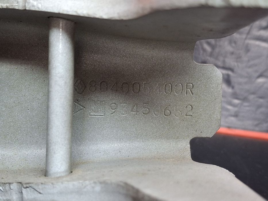 Dobradiça porta frente esquerda FIAT Talento Chassis (296_)