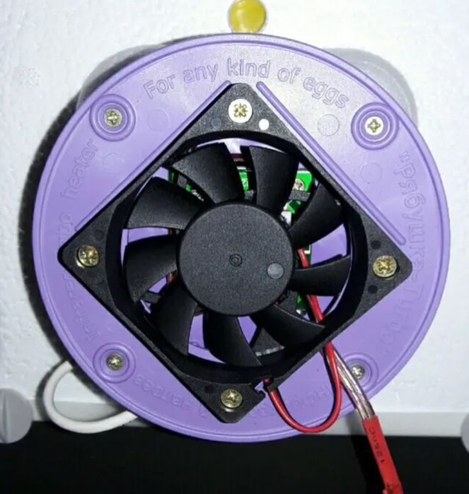 Автоматический инкубатор на 120яиц Рябушка