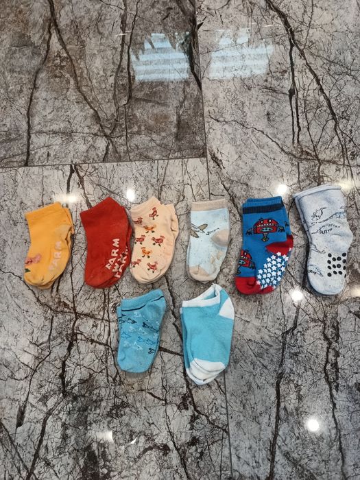 Skarpetki chłopięce antypoślizgowe r.23/26-zestaw 8 par