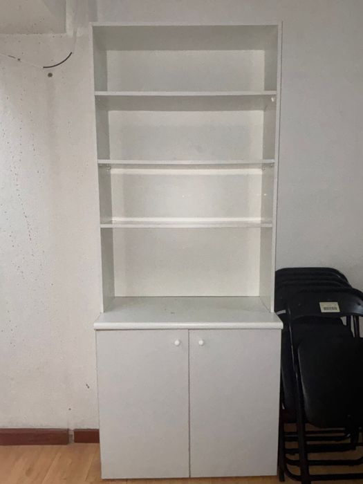 Armário branco cozinha