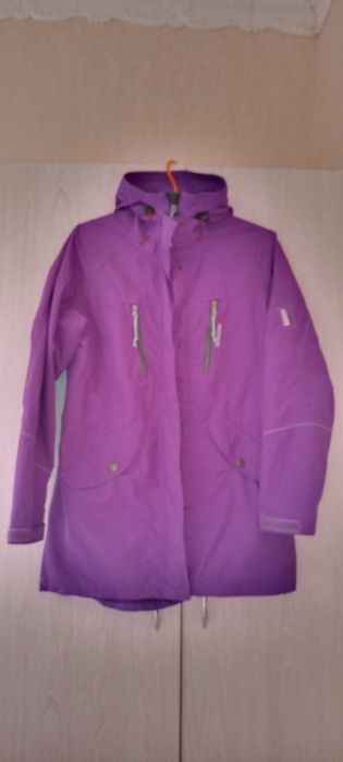 Продам фирменную куртку - ветровку DIDRIKSONS 1913. Размер 40 (44-46).